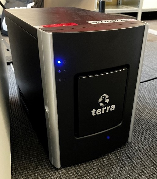 Windows-Server (Terra-Tower) von vorne